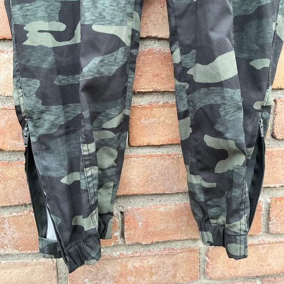 Camo stretch tech lightweight pants - Picture 4 of 9